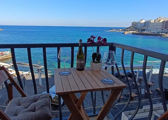 Marsalforn Sea Front Studio *