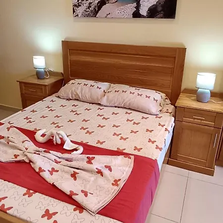 Marsalforn Sea Front Studio